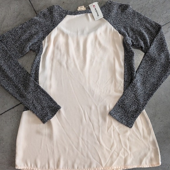 NWT Daytrip By Buckle Long Sleeve Tope‎ Black Beaded Neck Women's Small - Picture 5 of 5